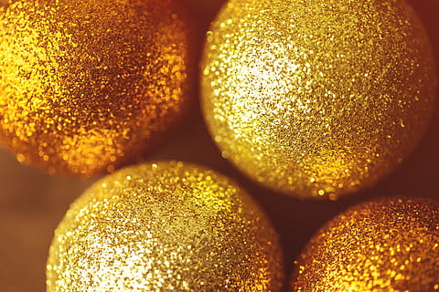 Closeup macro shot of golden Xmas glitter ball decorations. Image captured with a Canon 6D and 100m macro lens HD wallpaper