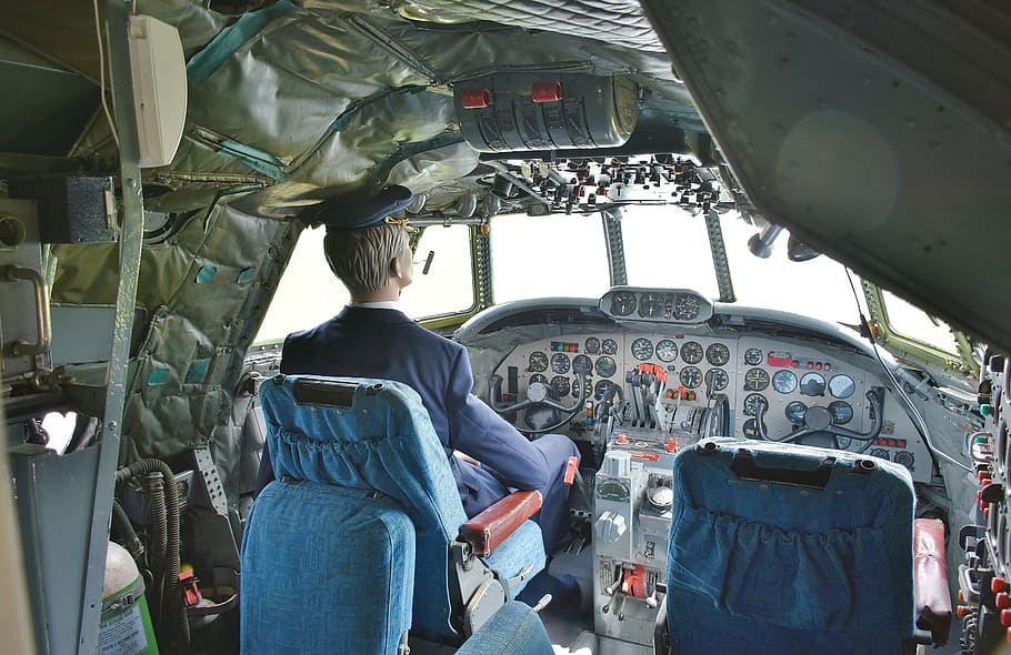 pilot on deck, Vintage Aircraft, Aircraft, Cockpit, Captain, uniform, HD wallpaper