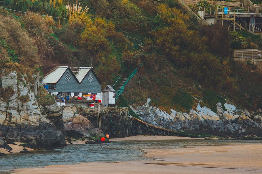 gray wooden house near shore during daytime, beach, sand, sea HD wallpaper
