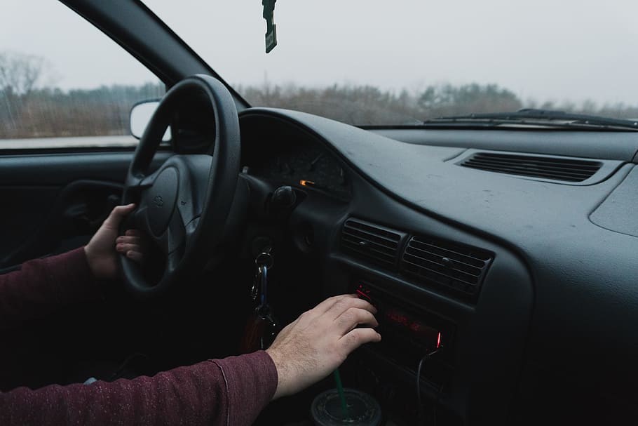 person driving black car, person wearing maroon long-sleeved shirt sitting inside vehicle interior, HD wallpaper