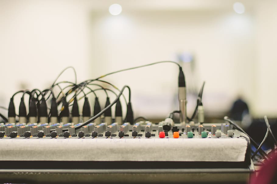 Black Electronic Device on White and Brown Table, knobs, music HD wallpaper