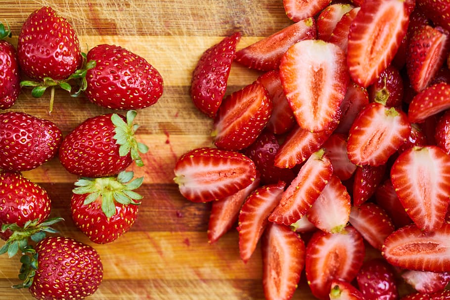 strawberry, red, macro, fruit, horizontal, nature, summer, color image HD wallpaper