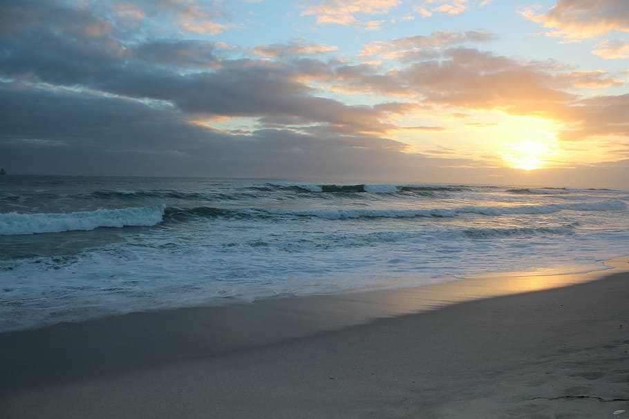 body of water beside sand, ocean, sky, sunset, beach, sea, land HD wallpaper