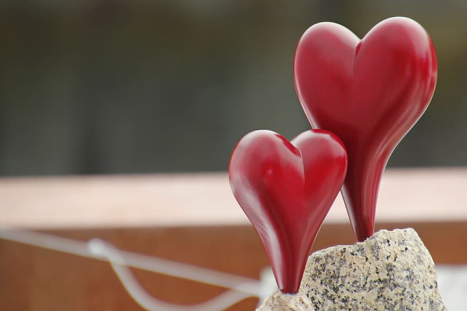 two red heart ornament focus photo, valentine's day, greeting card, HD wallpaper