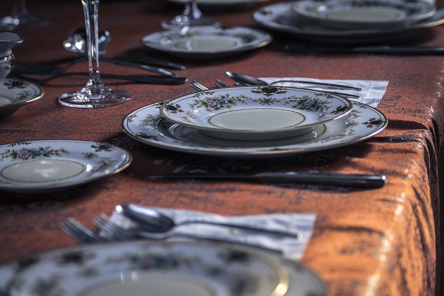 Holiday Decor, white ceramic plates on brown surface, setting HD wallpaper