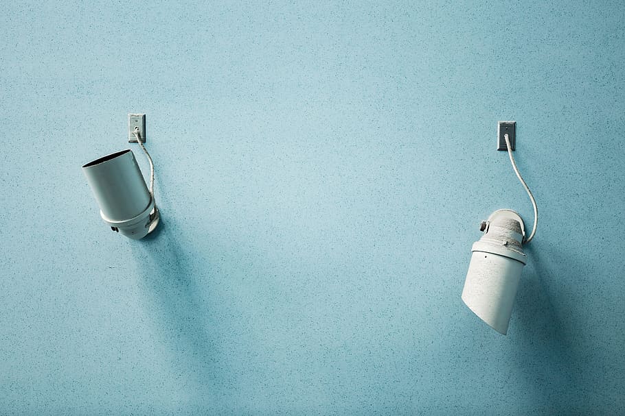 two surveillance cameras on wall, two white security cameras on wall HD wallpaper