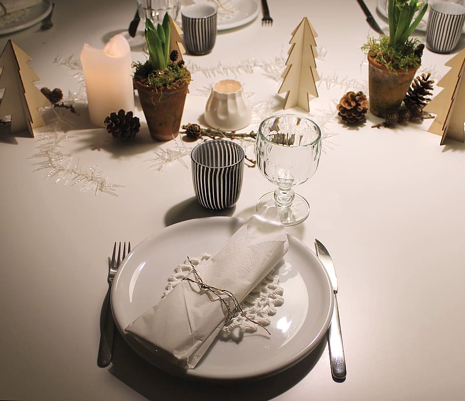 christmas, table, plate, envelope, almost, garnish, napkins HD wallpaper