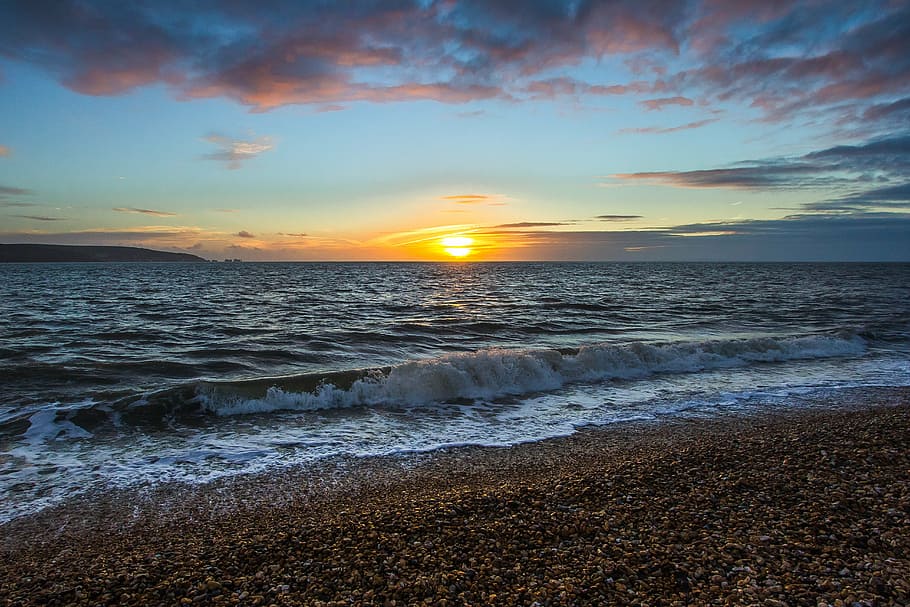 body of water during sunset, ocean, coast, keyhaven, england HD wallpaper