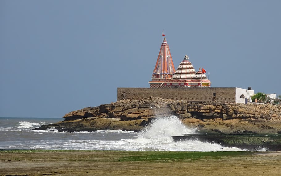 temple, seaside, waves, splashing, somnath, india, water, sky, HD wallpaper