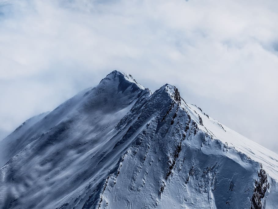 white fogs on mountain filled with snow, snow filled mountain HD wallpaper