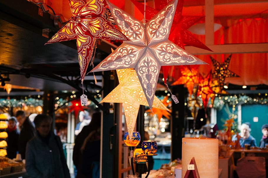 Christmas stars at the market, other, night, people, editorial HD wallpaper
