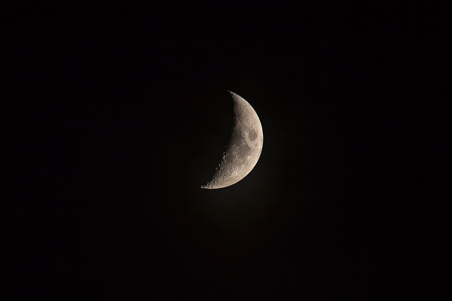 dark, night, moon, astronomy, space, sky, planetary moon, half moon HD wallpaper