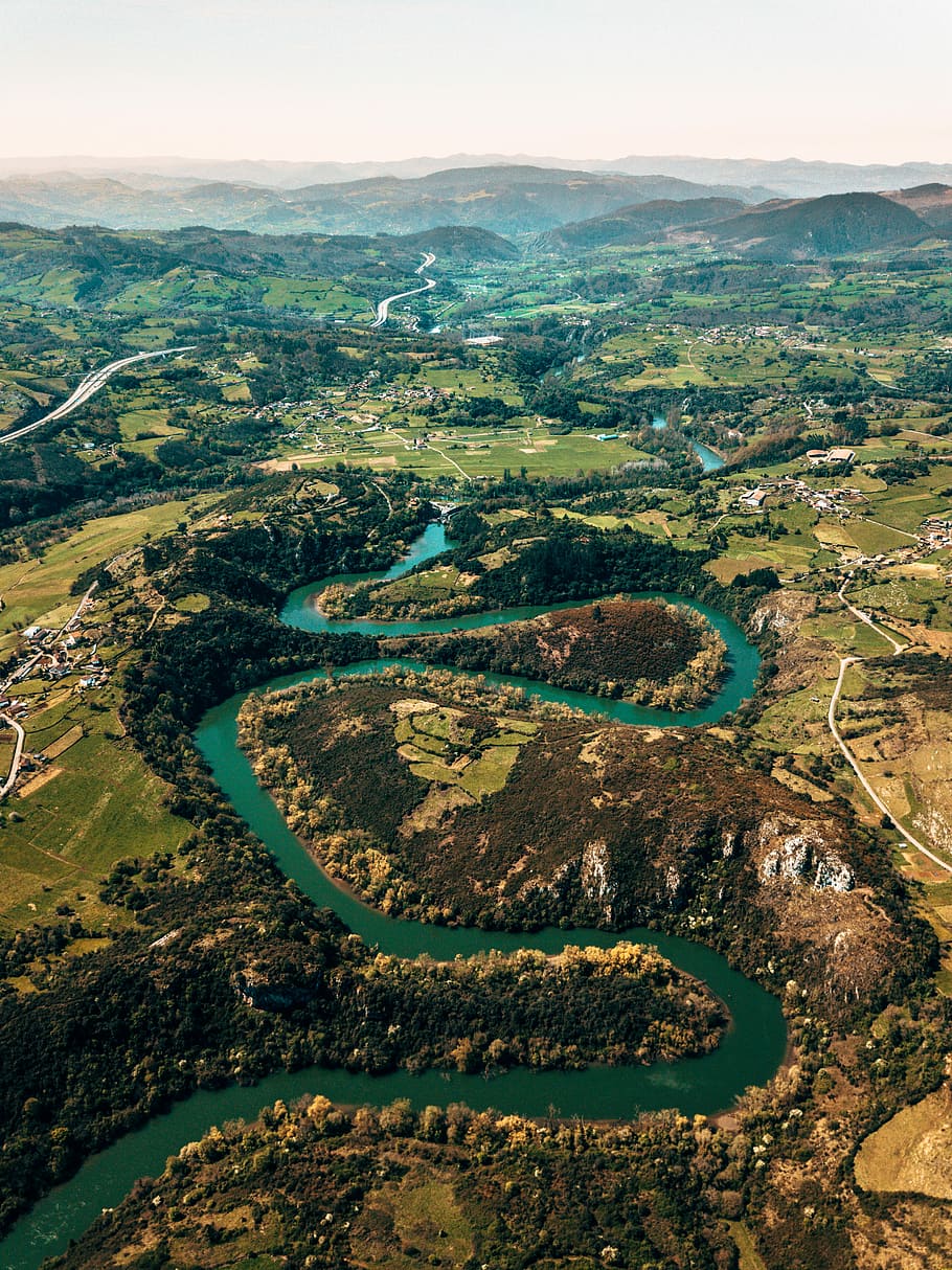 bird's-eye view photography of body of water near trees, bird's eye view landscape photo of mountain near river HD wallpaper