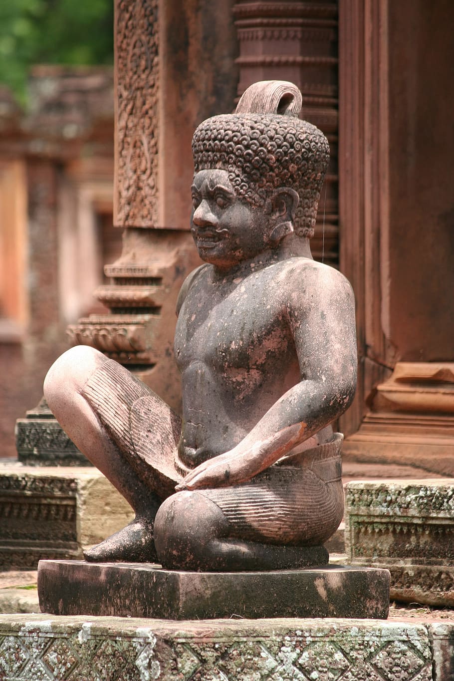 statue, building, man, architecture, culture, landmark, stone HD wallpaper
