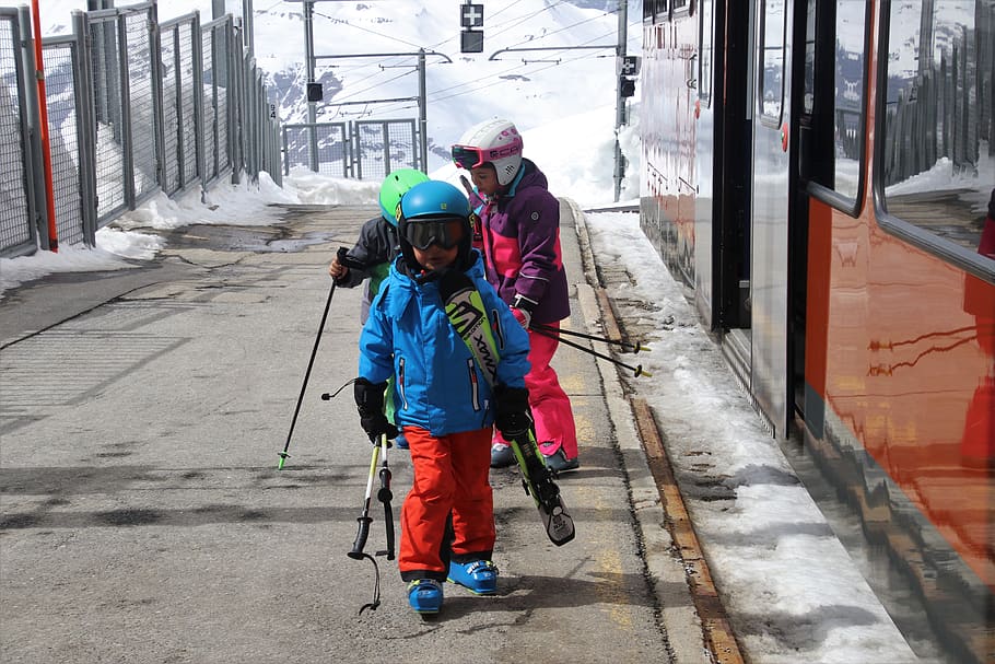 peron, children, railway station, ski, zermatt, snow, winter, HD wallpaper