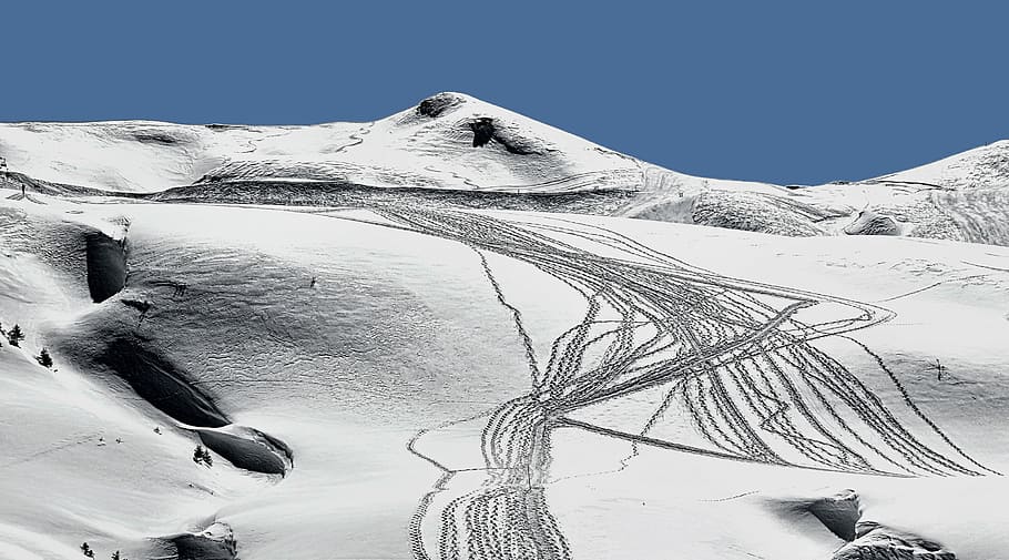 bird's eye view of desert, gray desert, mountain, snow, track HD wallpaper