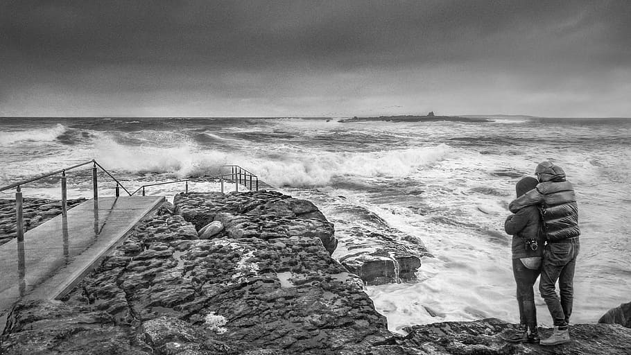 Sea, Lovers, storm, real people, nature, outdoors, rear view HD wallpaper