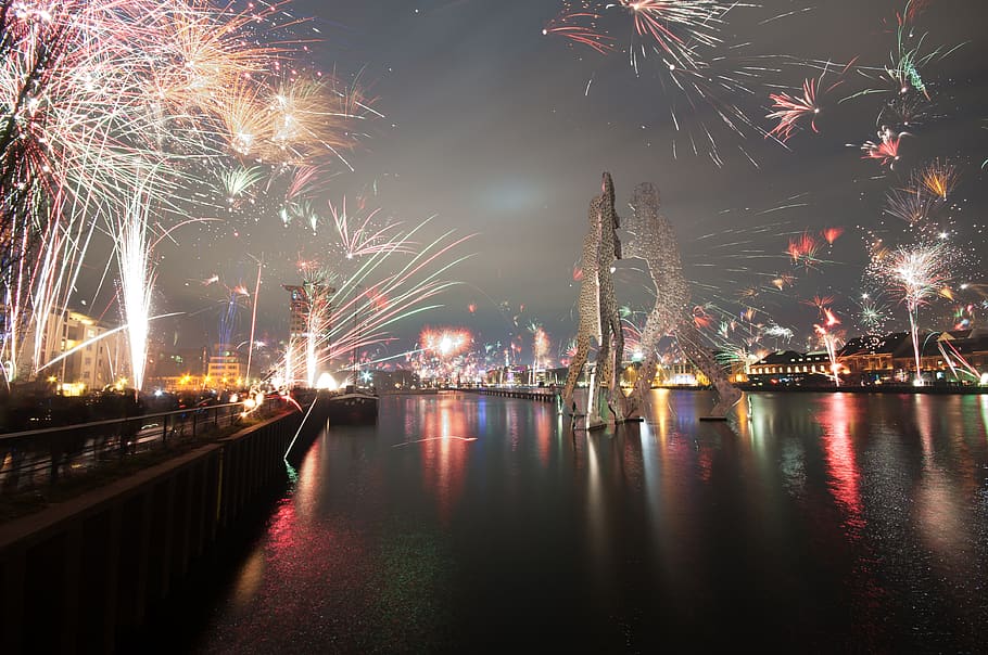 city, evening, light, water, reflection, berlin, new years eve HD wallpaper