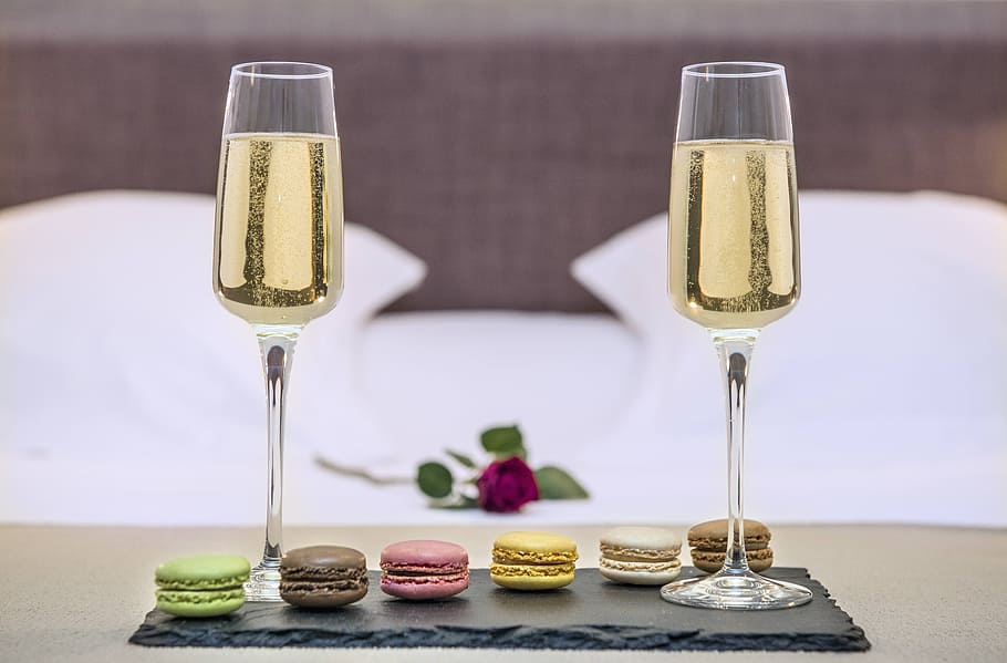 pink, macaroons, romantic, champagne, glass, celebration, table HD wallpaper