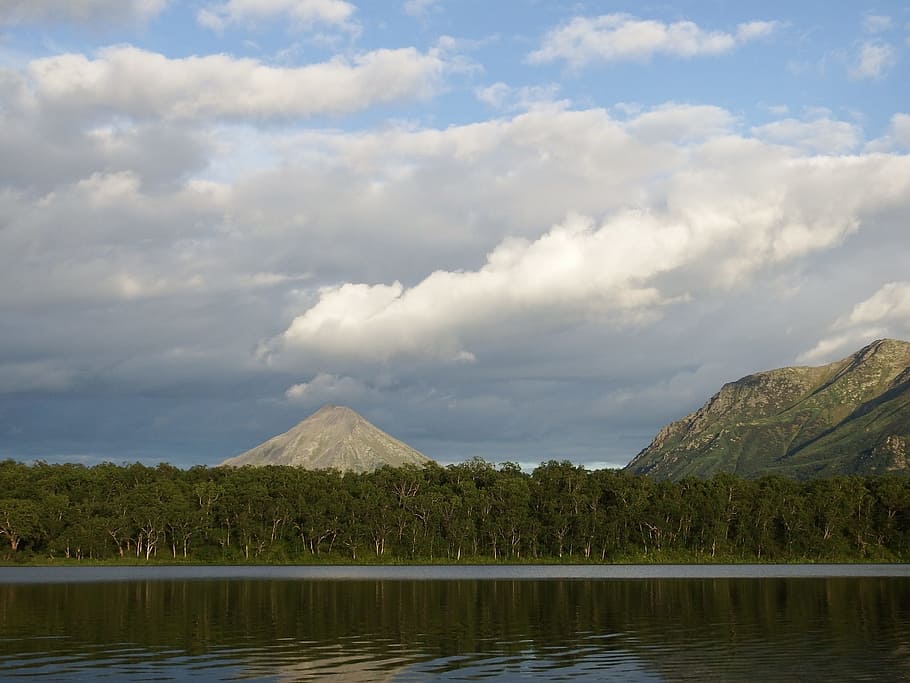 lake, mountains, forest, reflection, clouds, sky, beach, evening HD wallpaper