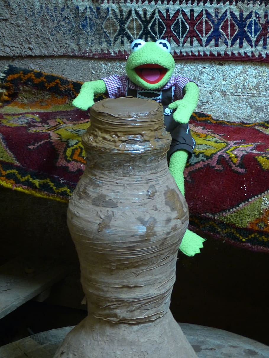 Kermit, Frog, Potters, Sound, green, potter's wheel, clay, outdoors