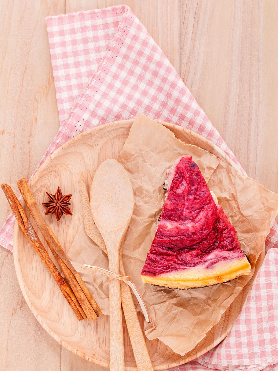 slice of cake with spatulas on plate, dish, roast, cafe, table HD wallpaper