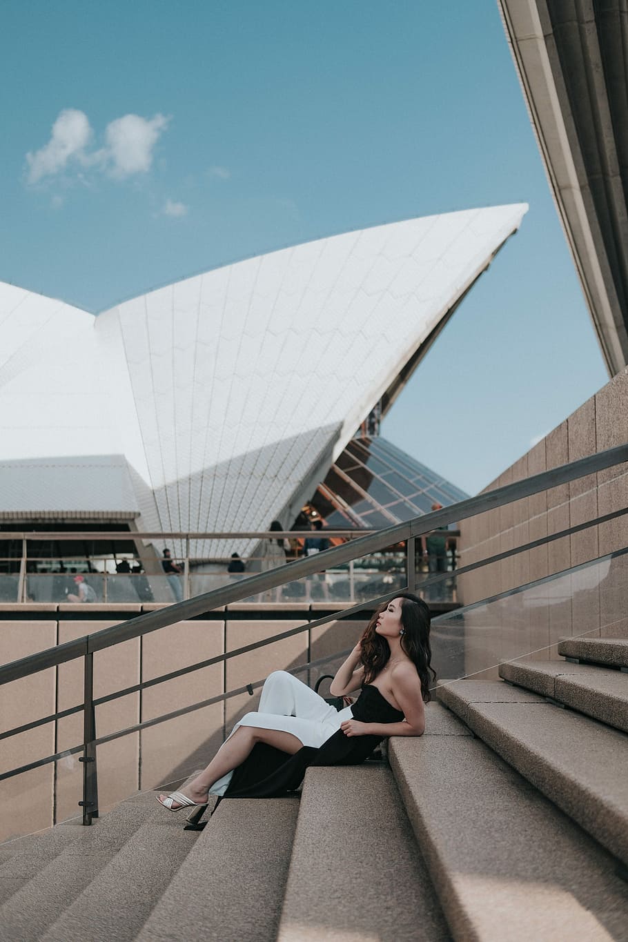 Queen of Opera, woman sitting on staircase near Sydney Opera House, HD wallpaper