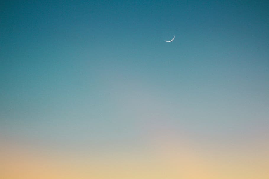 crescent moon on blue sky, crescent moon above the sky, half moon