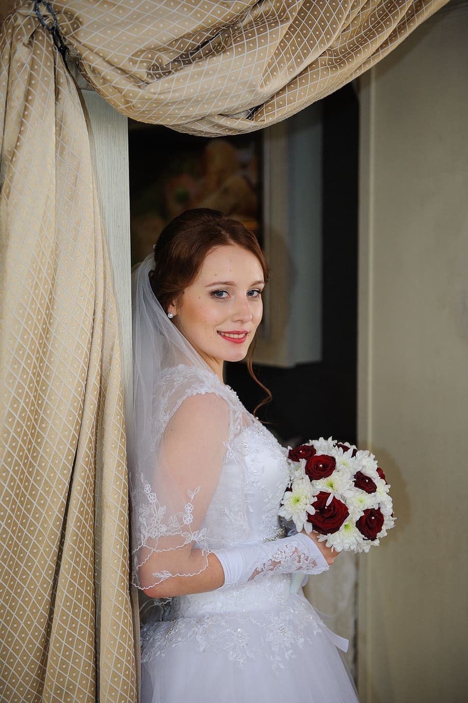 wedding, bridesmaid dress, stroll, bouquet, girl, cute, flowers, HD wallpaper