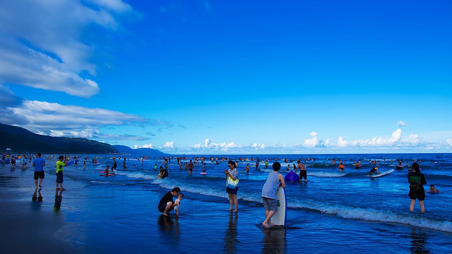 hai bian, sky, blue, group of people, water, sea, large group of people, HD wallpaper
