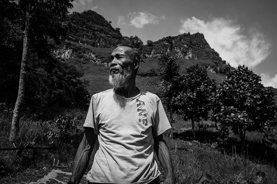 grayscale photo of man, male, elderly, old, mountain, one person HD wallpaper