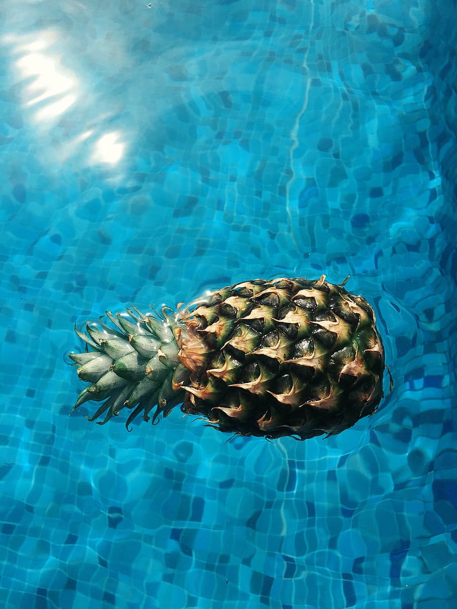 green pineapple fruit floating on water, dessert, appetizer, juice, HD wallpaper