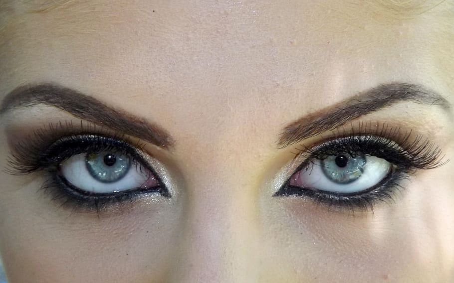 close-up photo of woman's eye, blue, gene, seductive, makeup