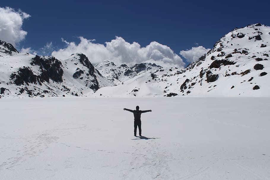 man standing on snow mountain, nepal, langtang, trekking, nepal trekking, HD wallpaper