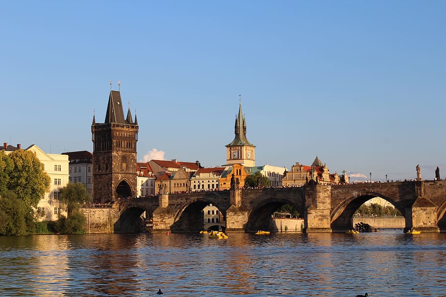 photo of bridge next to building during daytime, prague, vltava HD wallpaper