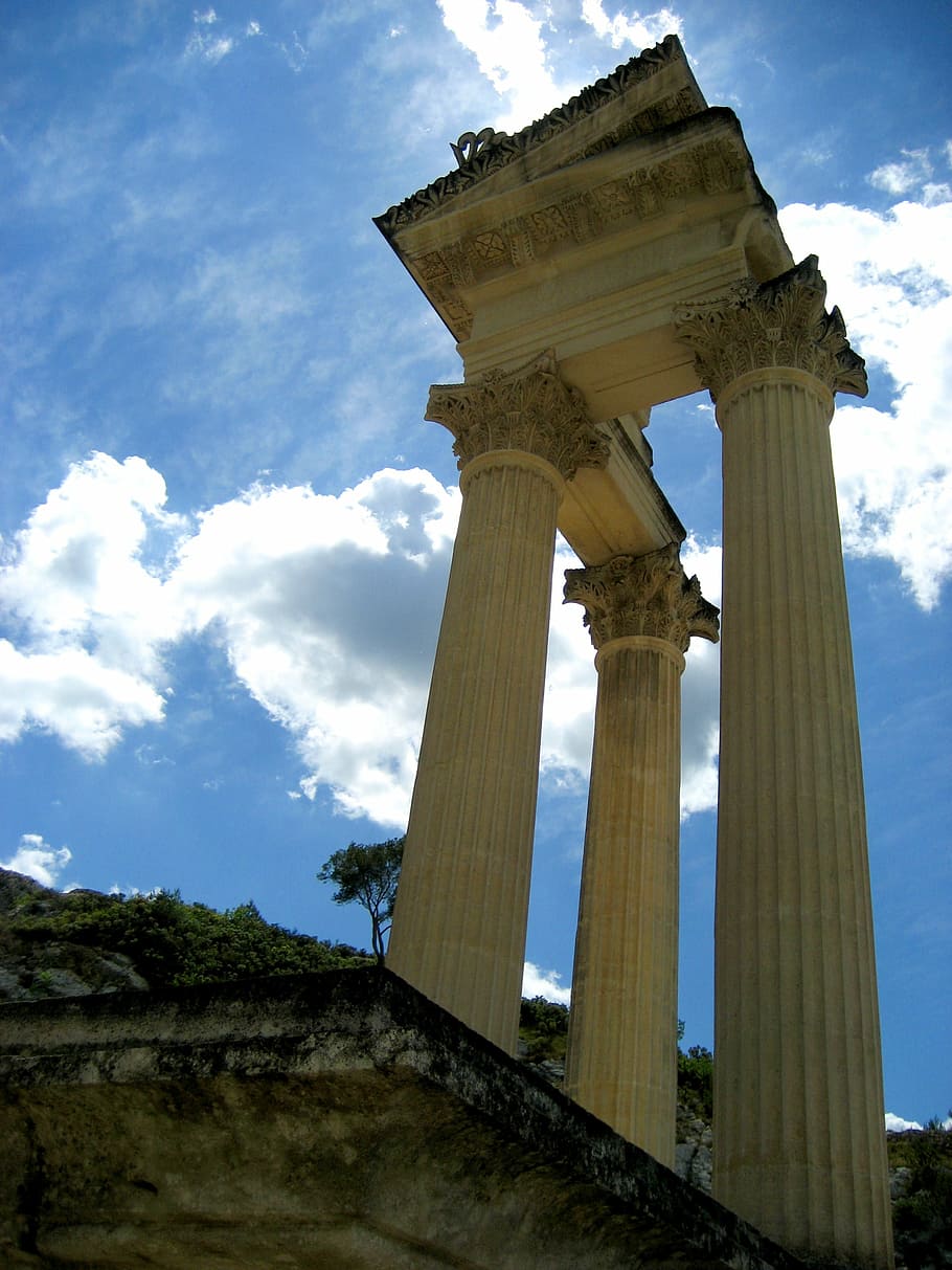 roman columns labeled