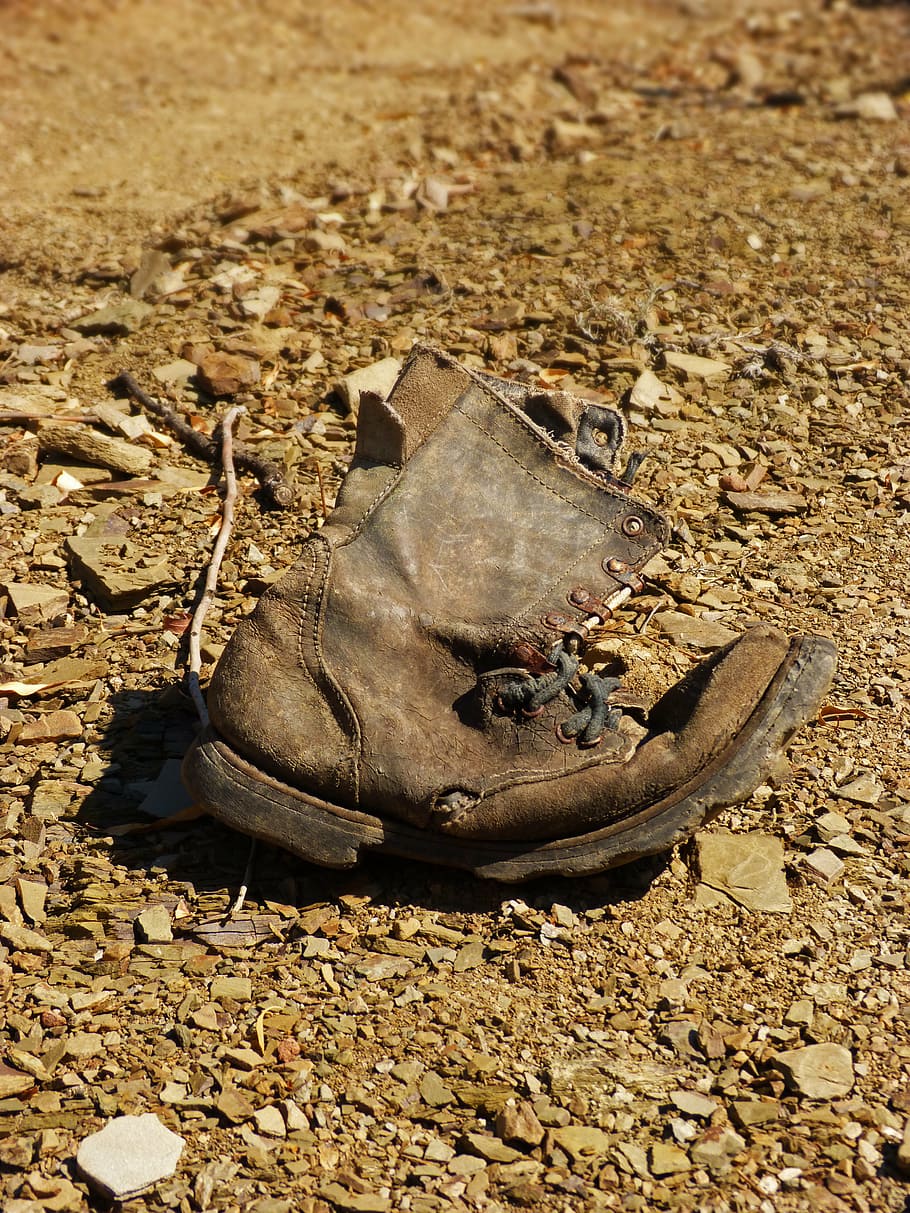 boot, old, abandoned, path, symbol, metaphor, used, land, dirt HD wallpaper