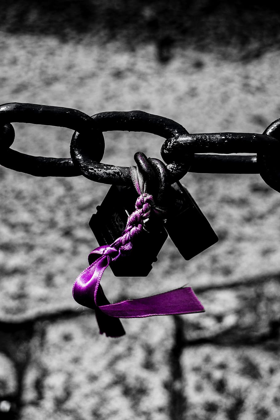 lock, chain, love, focus on foreground, close-up, security HD wallpaper