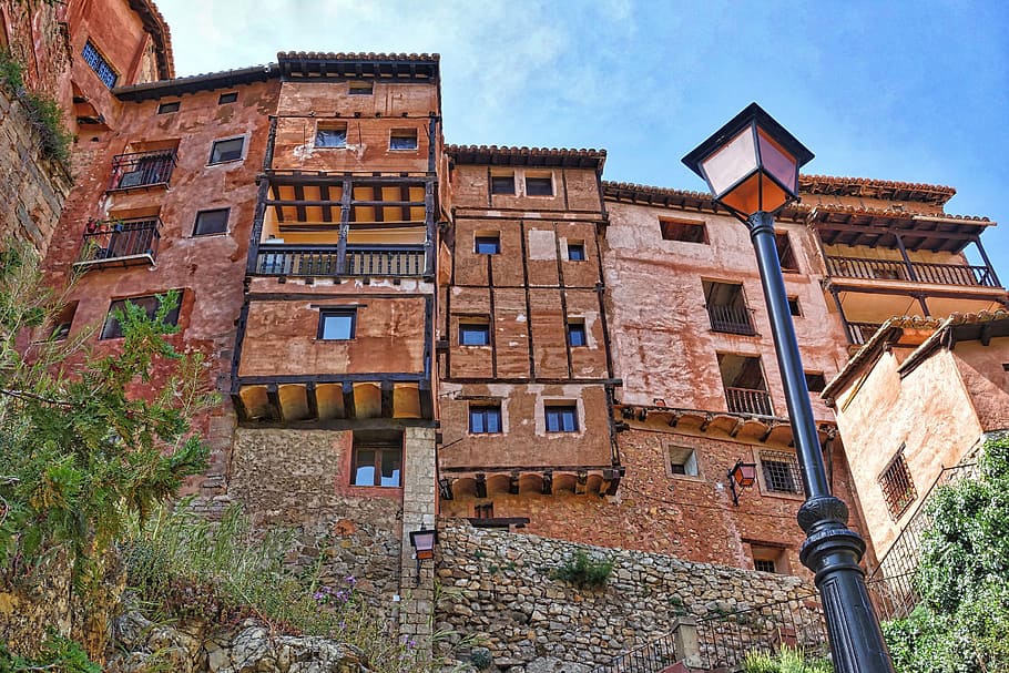 black lamp post near brown concrete building, albarracin, aragon, HD wallpaper