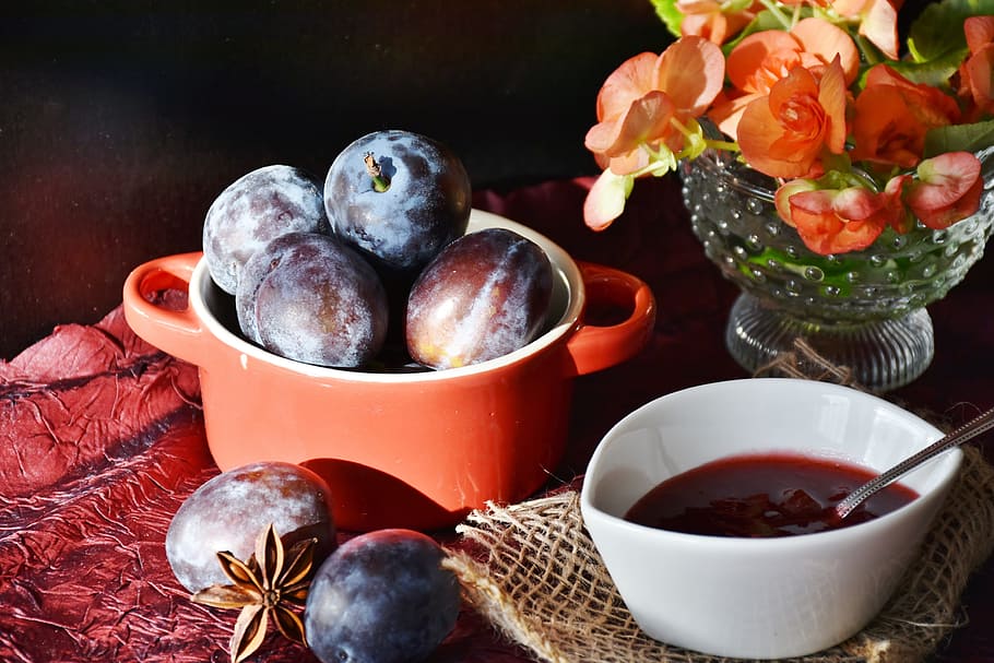 prunes on round red casserole, plums, fruit, jam, violet, sweet HD wallpaper