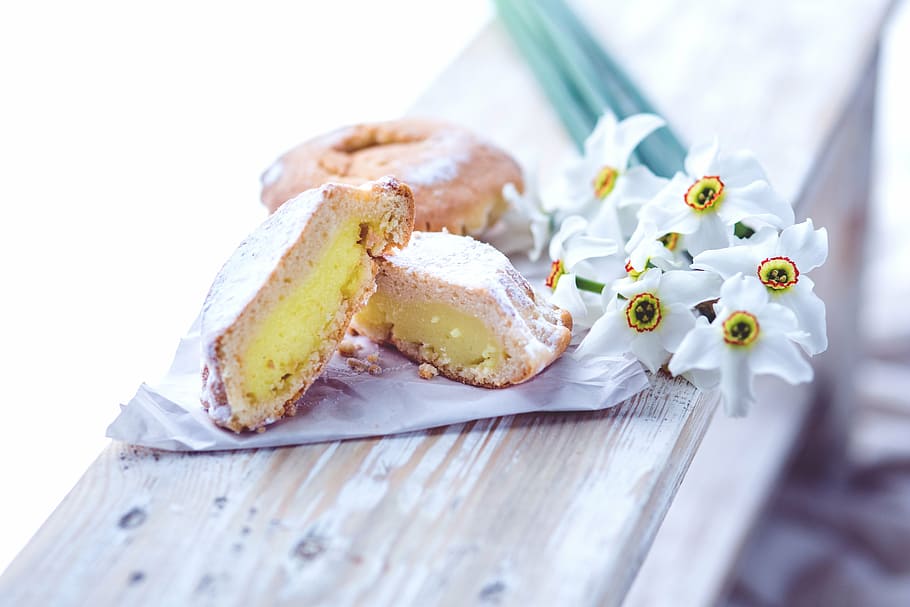 white flowers, pudding, muffin, sweets, food, freshness, gourmet HD wallpaper