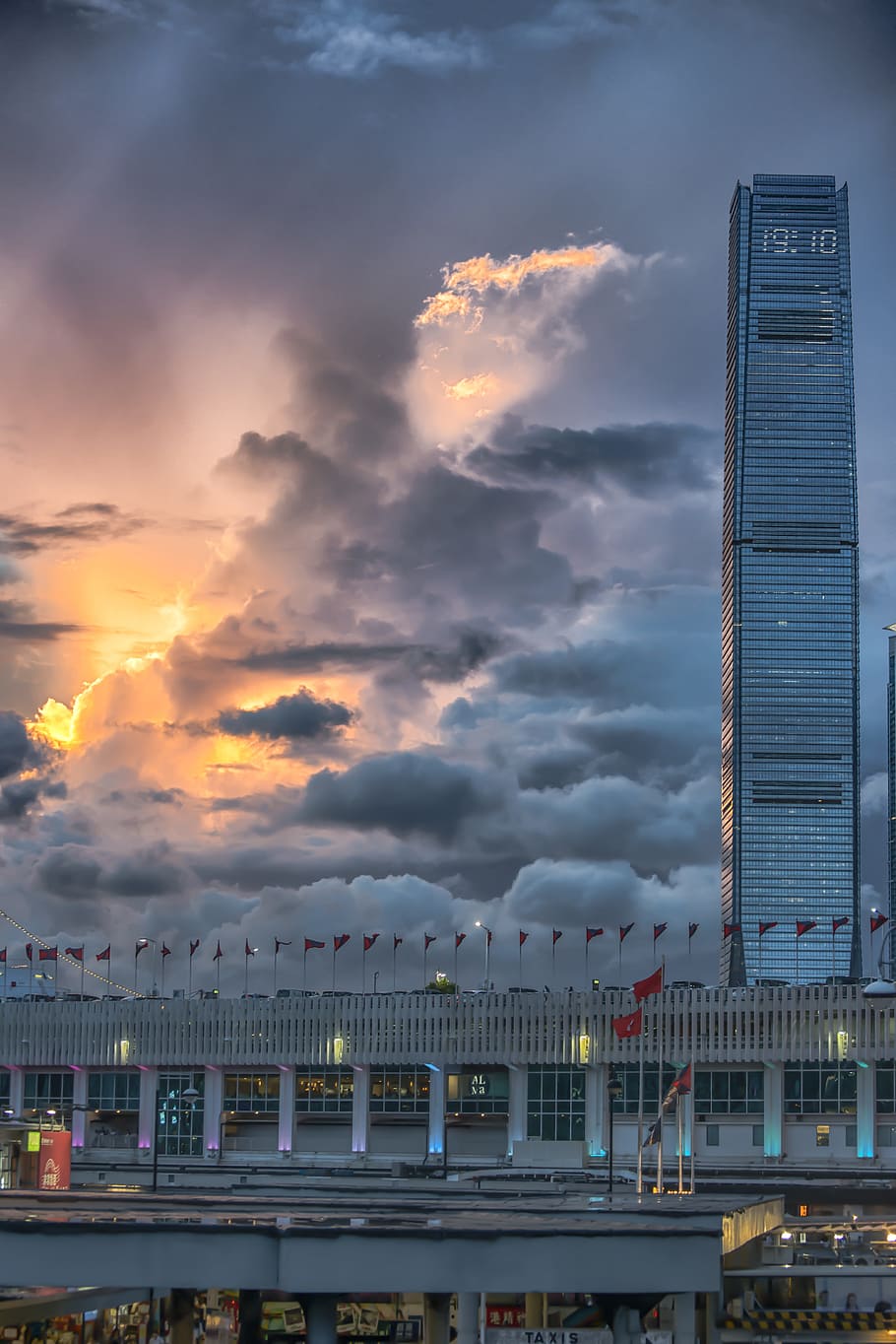 hong kong, skyscraper, evening, mood, clouds, big city, china HD wallpaper