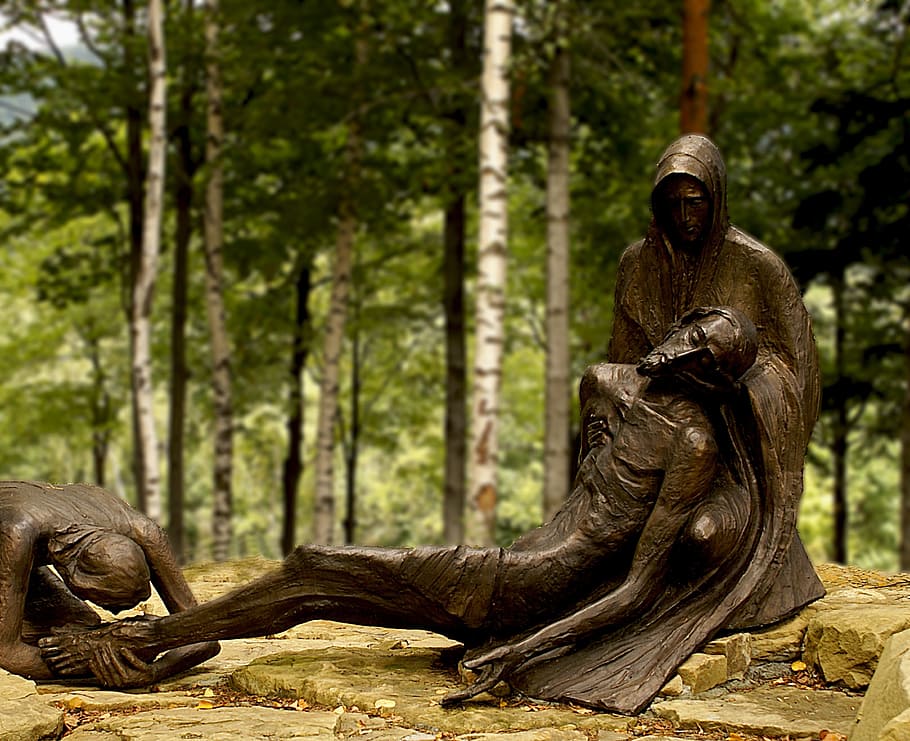 man carrying another man statue, Stations Of The Cross, Jesus, HD wallpaper