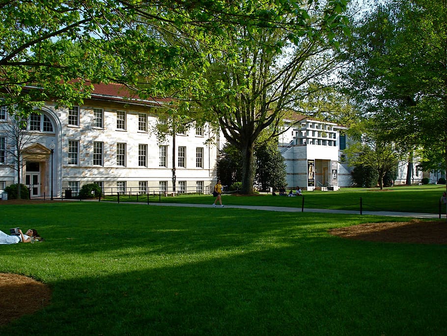 Main Quad on Emory University's Druid Hills Campus in Altanta, Georgia, HD wallpaper