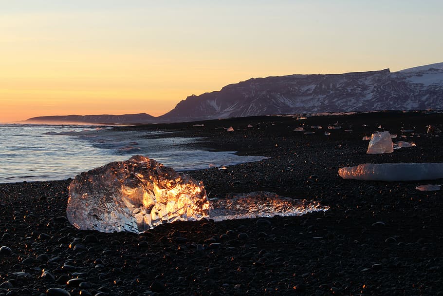 ice fragment near seashore, seashore at daytime, beach, coast HD wallpaper