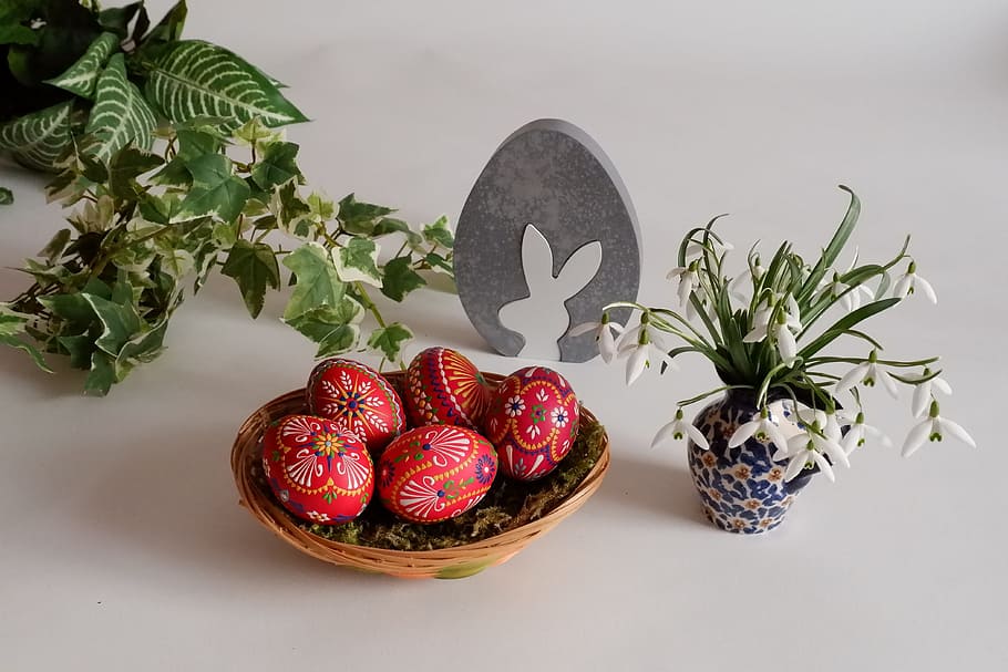 red easter eggs, ornament, close, basket, season, give, sorbian easter eggs, HD wallpaper