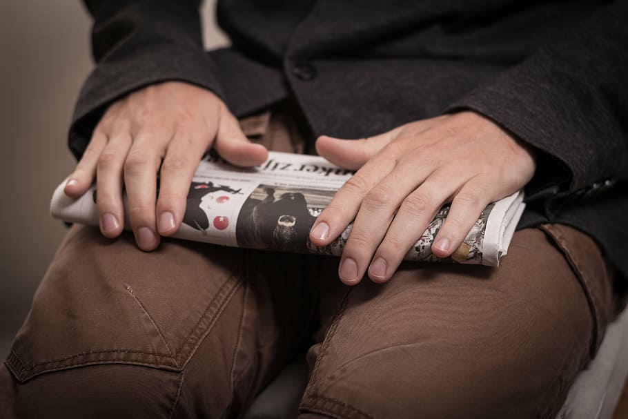 person holding newspaper place on lap, wait, read, press, journalism HD wallpaper
