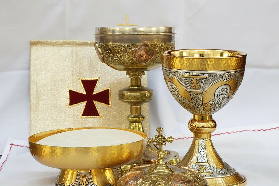 gold goblets, cross, crucifix, chalice, wine, water, eucharist