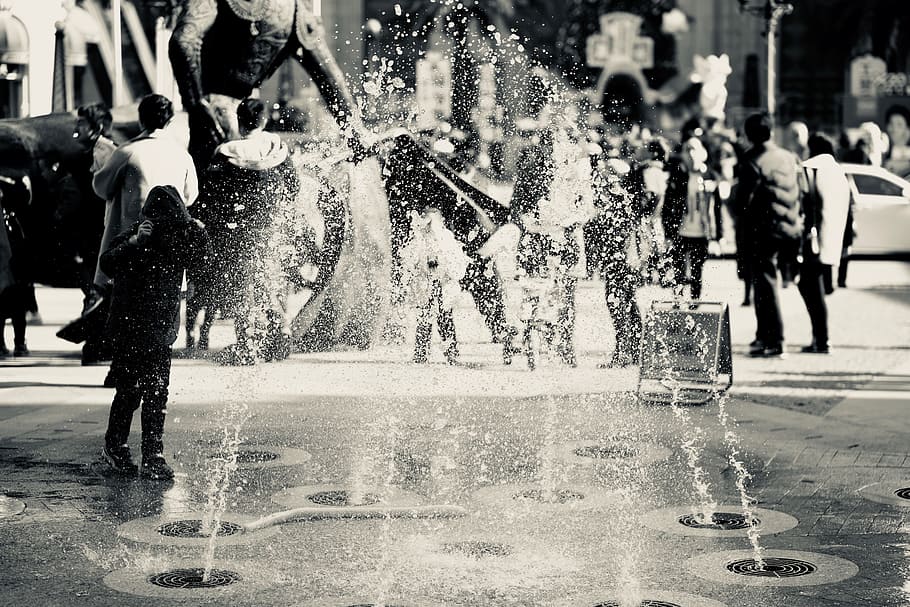 Black and White Photo of Fountain and People, boy, car, children HD wallpaper