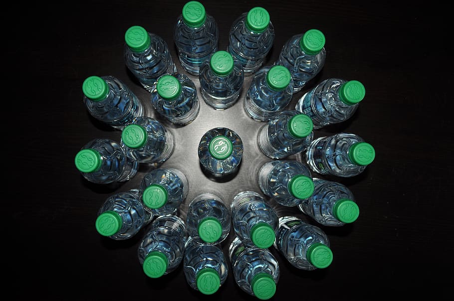 geometric, perspectives, water bottles, large group of objects HD wallpaper